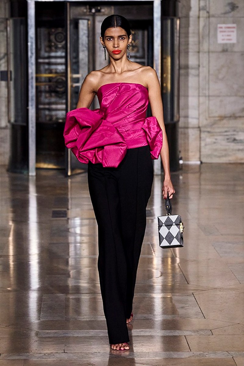 15 ακαταμάχητα βραδινά looks με την υπογραφή του Oscar De La Renta - εικόνα 8