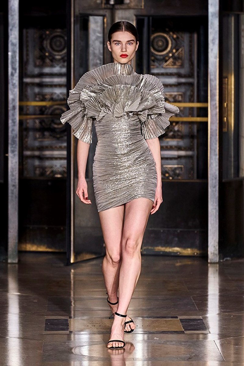 15 ακαταμάχητα βραδινά looks με την υπογραφή του Oscar De La Renta - εικόνα 13