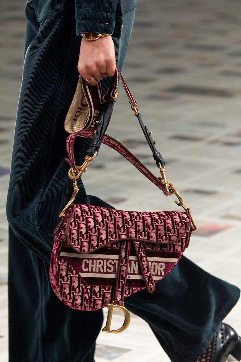 Στο show του οίκου Dior εμείς ερωτευτήκαμε τα αξεσουάρ - εικόνα 1