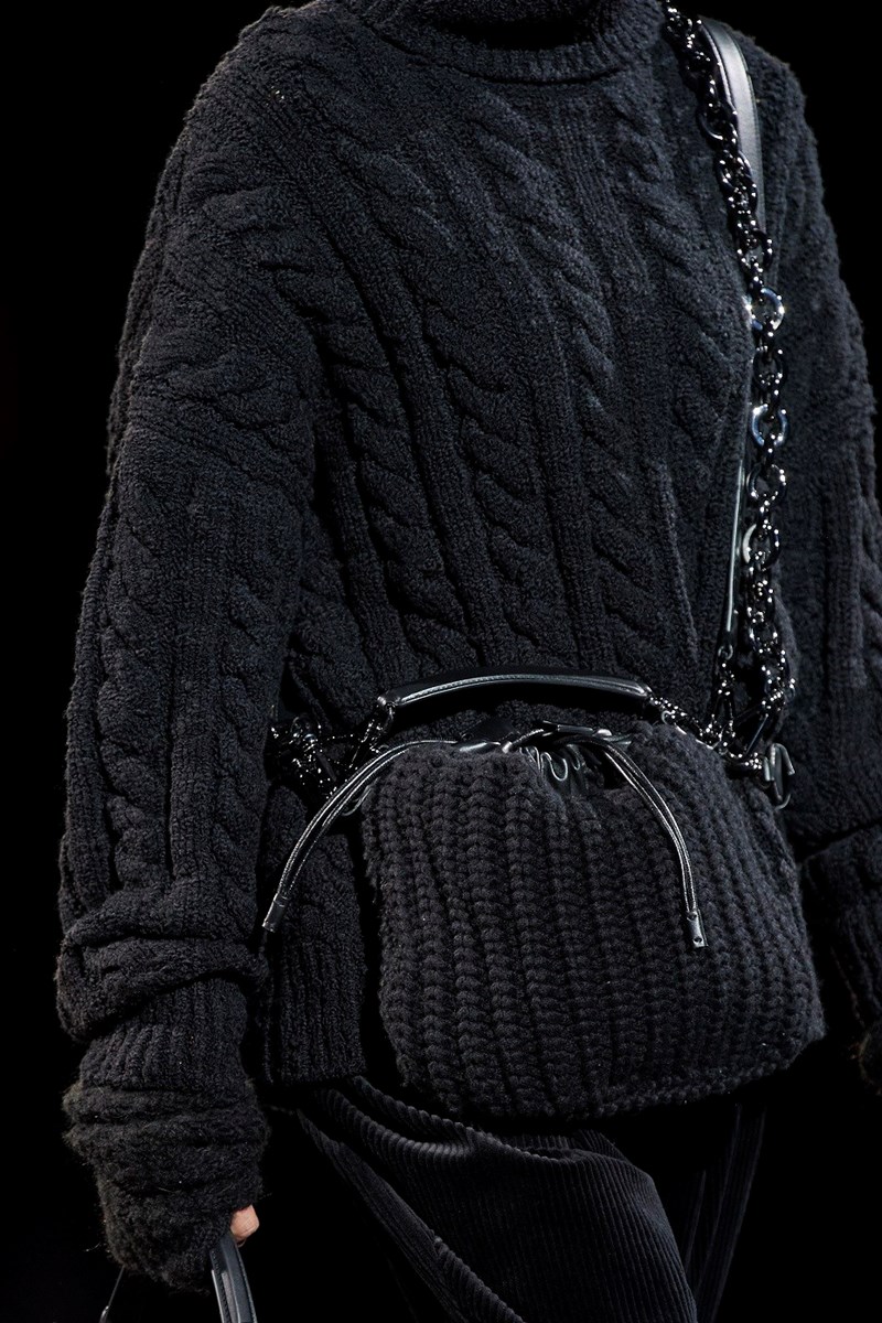 Οι Dolce & Gabbana έκαναν τις πλεκτές τσάντες πάλι τάση - εικόνα 7