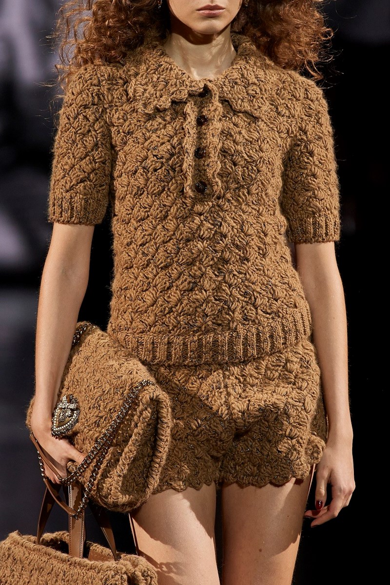 Οι Dolce & Gabbana έκαναν τις πλεκτές τσάντες πάλι τάση - εικόνα 5