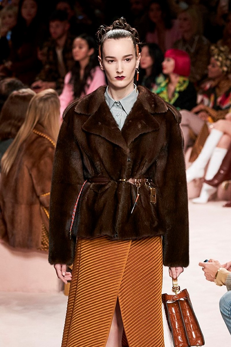 Το styling trick που βλέπουμε σε όλα τα ντεφιλέ της #MFWeek - εικόνα 5