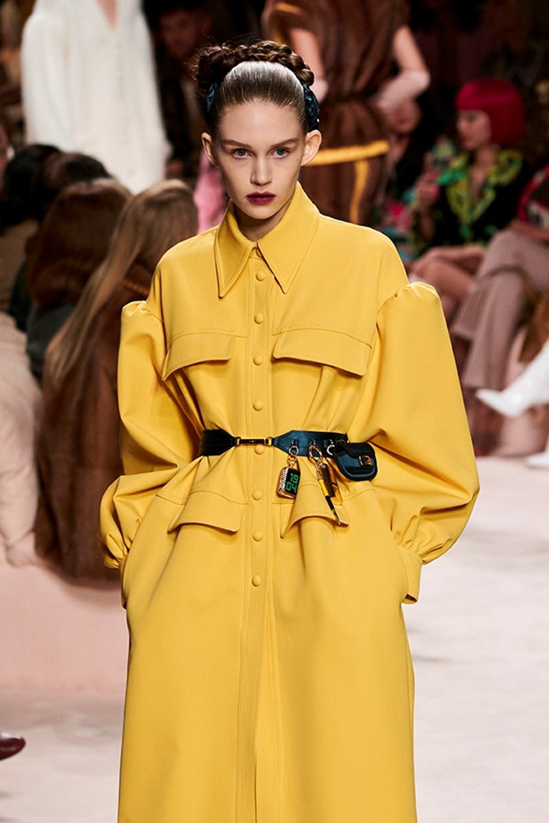 Αν δεν είναι αυτό το πιο φίνο αξεσουάρ της σεζόν, τότε ποιο; - εικόνα 1