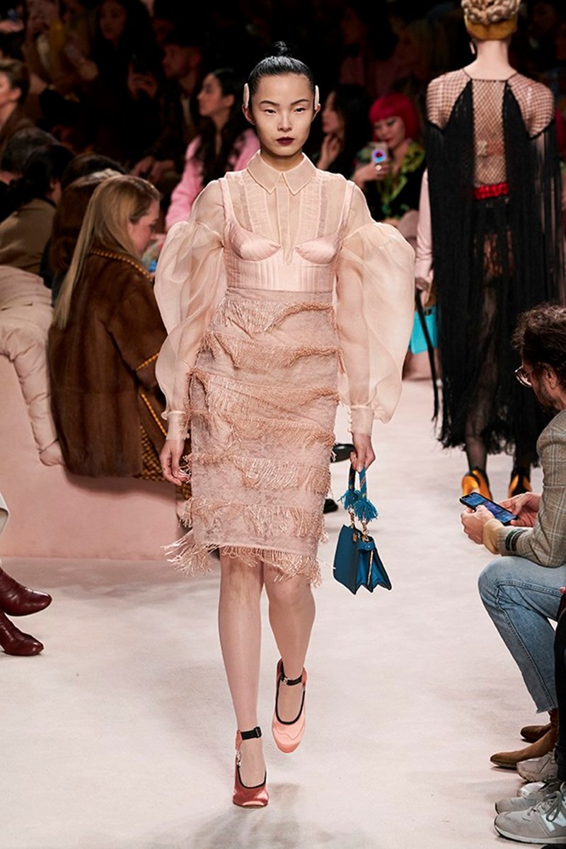 Fashion Month AW20: 15 high-end φορέματα που ονειρευόμαστε να φορέσουμε - εικόνα 10