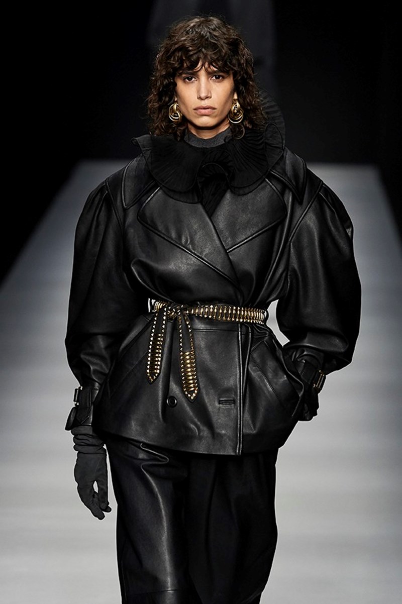 Το styling trick που βλέπουμε σε όλα τα ντεφιλέ της #MFWeek - εικόνα 1