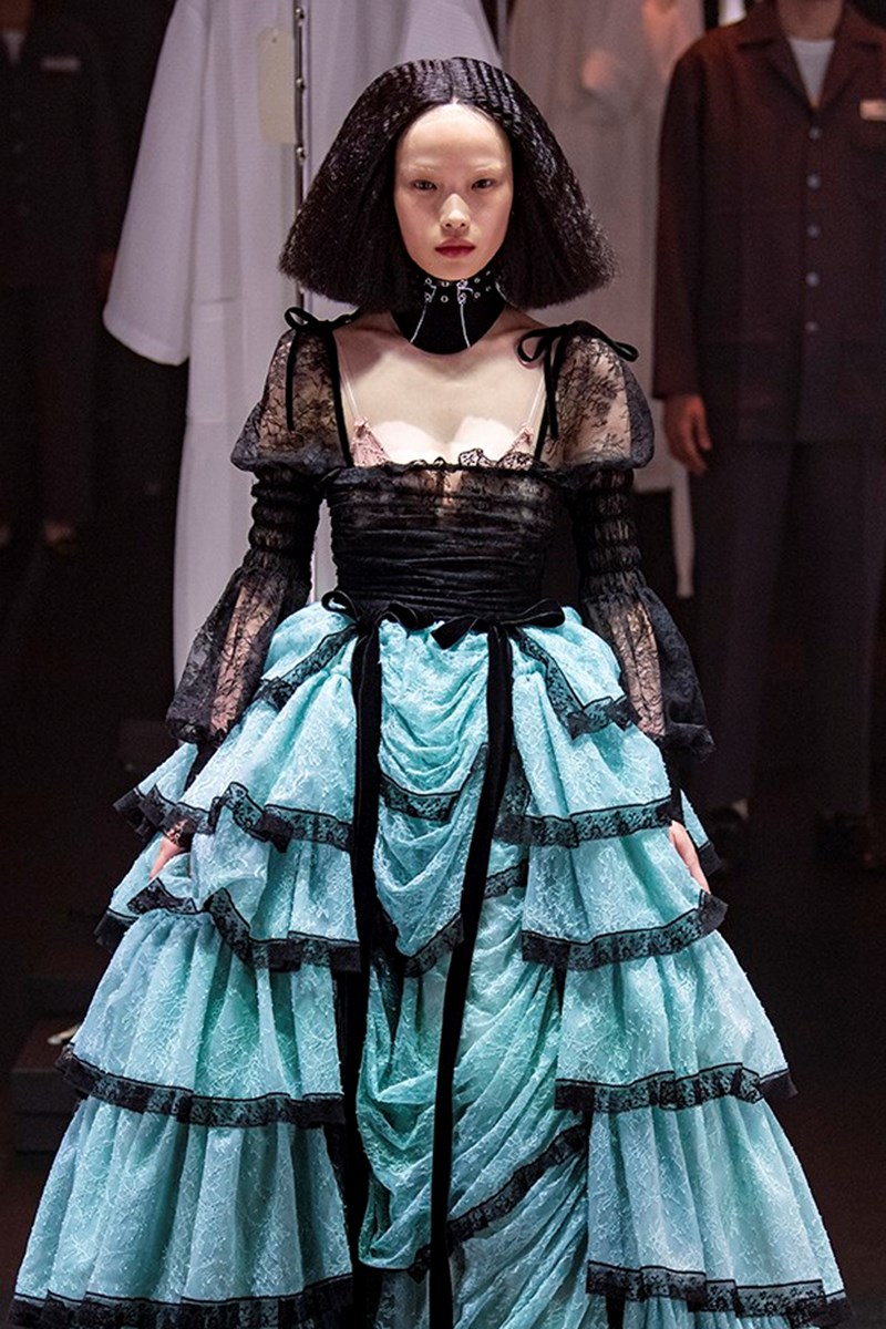 To A/W20 show της Gucci ήταν ένα «ποίημα» για τις αντιθέσεις - εικόνα 1