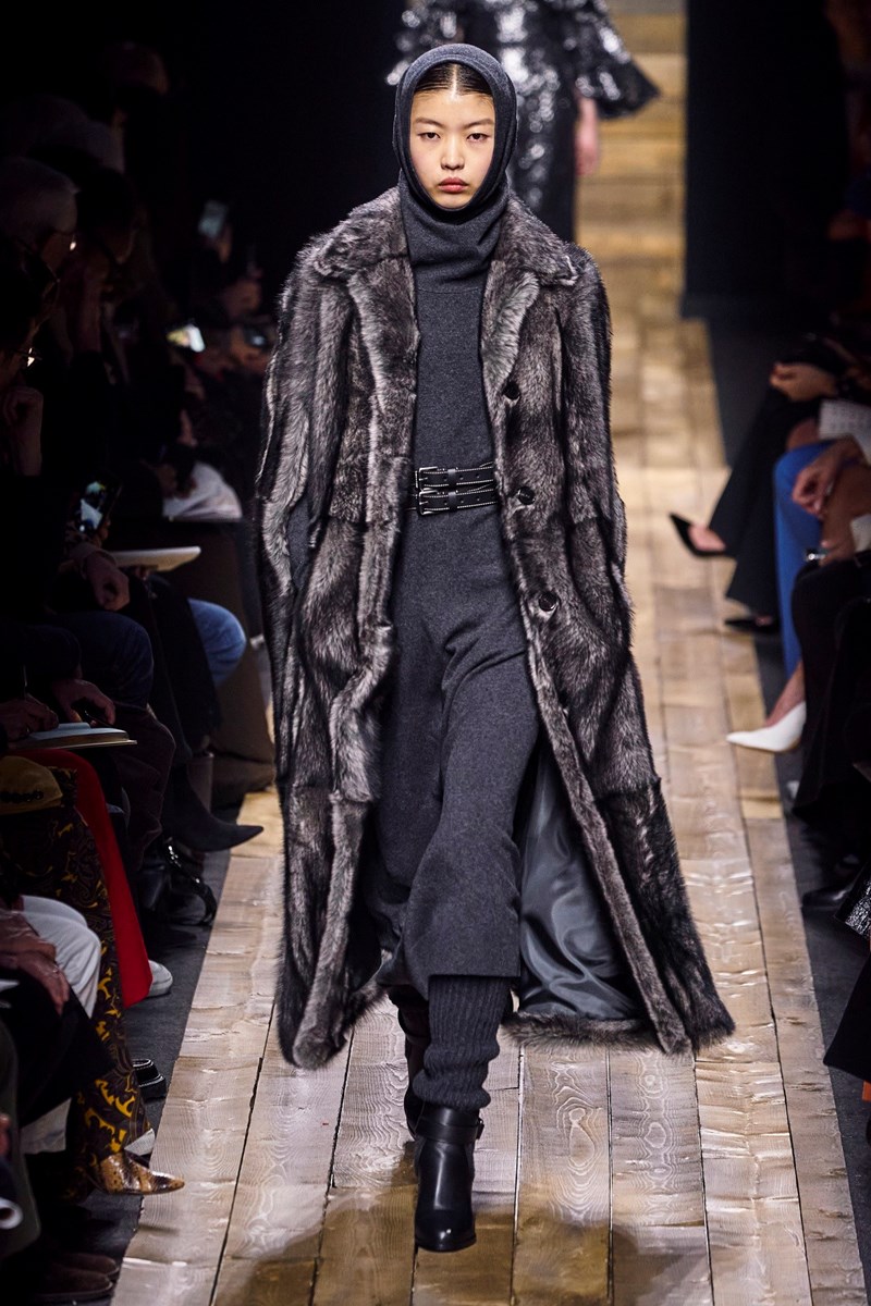 Ο Michael Kors μας δείχνει 15 σύγχρονους τρόπους για να φορέσουμε το πουλόβερ - εικόνα 13