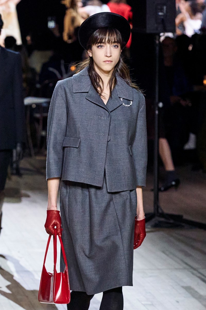 Η Miley Cyrus έκλεψε τις εντυπώσεις στη πασαρέλα του Marc Jacobs - εικόνα 2