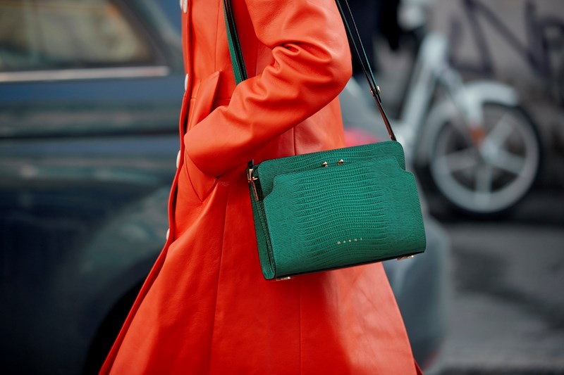 Οι τσάντες που θα κρατάς (μανιωδώς) όλη τη σεζόν - εικόνα 7