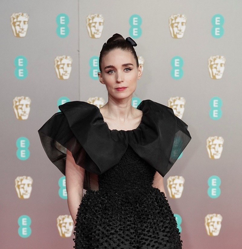Bafta 2020: Τα εντυπωσιακά beauty looks των σταρ - εικόνα 15