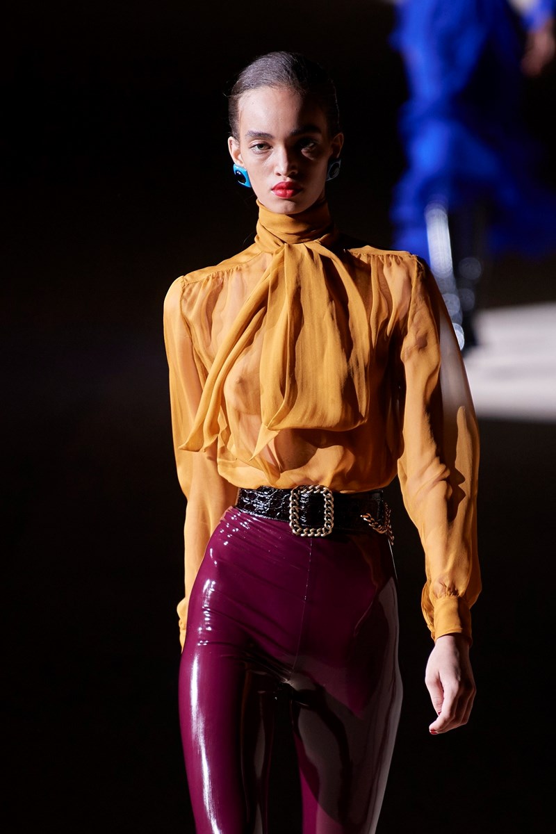 Τα βινύλ κολάν επιστρέφουν με την υπογραφή του Saint Laurent - εικόνα 4