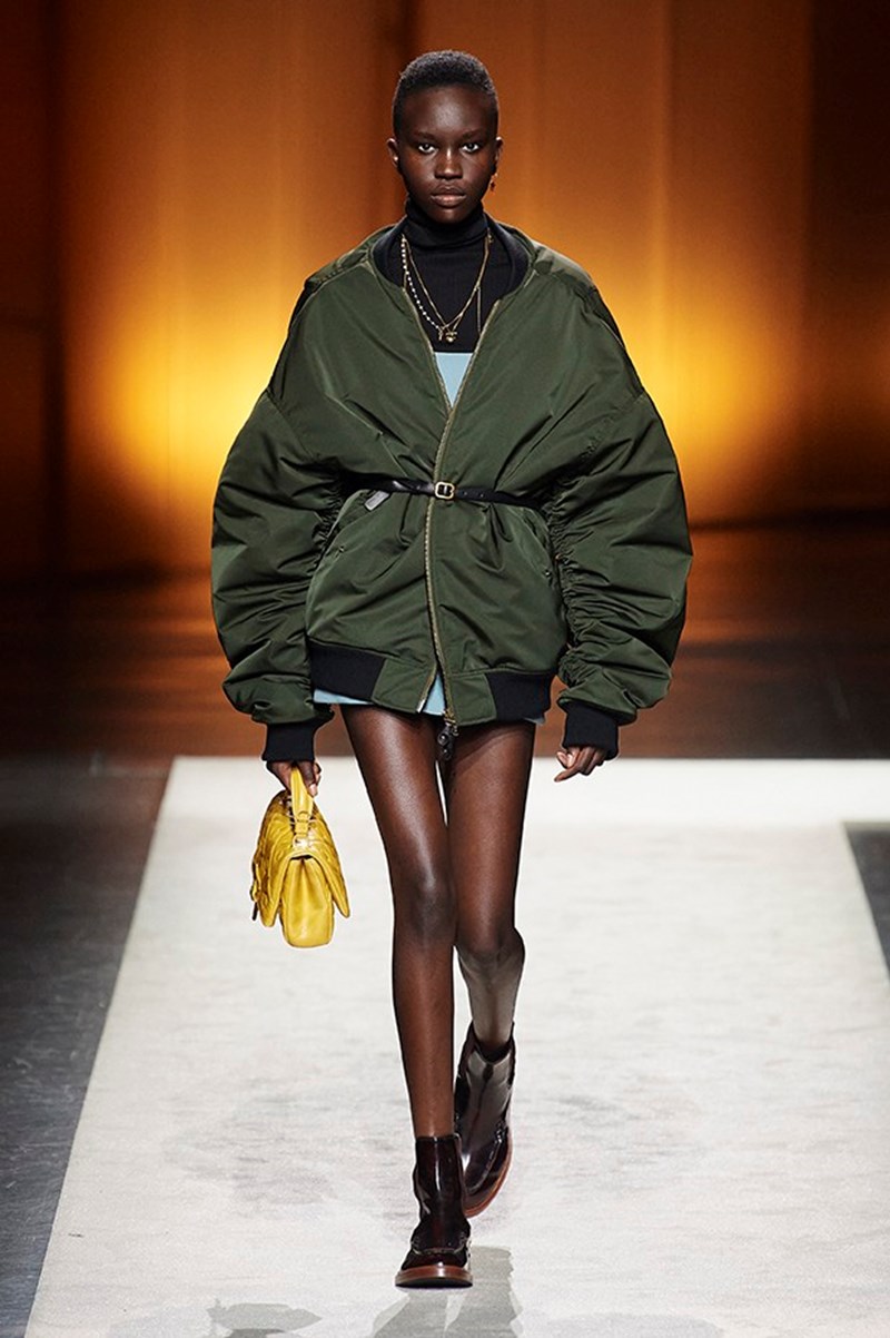 Το styling trick που βλέπουμε σε όλα τα ντεφιλέ της #MFWeek - εικόνα 4