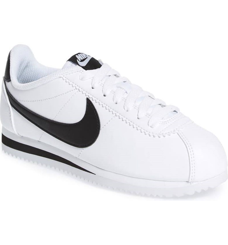 Βρήκαμε τα κλασικά sneakers που φορούν διαρκώς οι celebrities - εικόνα 7