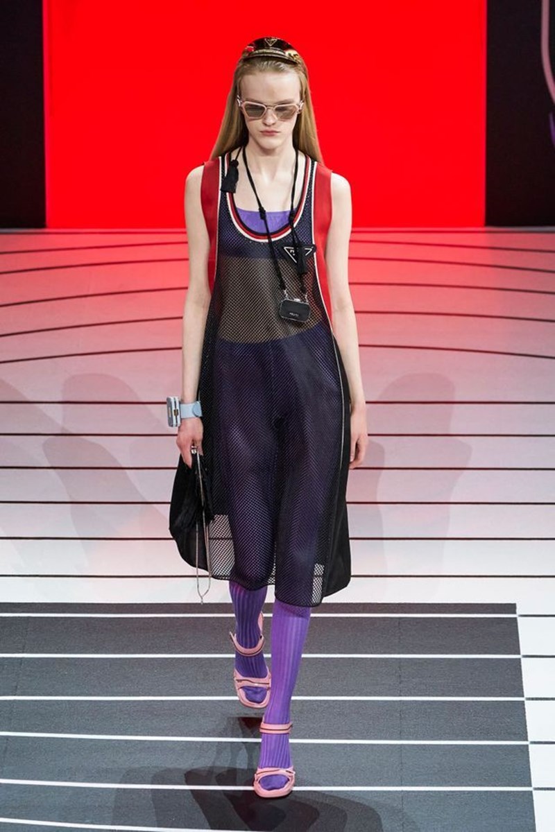 8 αξεσουάρ του οίκου Prada που μας έδωσαν ιδέες για στυλ που ξεχωρίζει - εικόνα 8