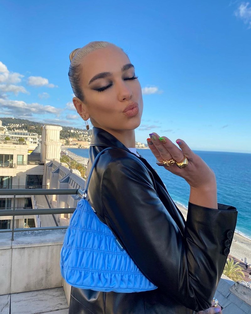 10 celebrity σύνολα που δεν βλέπουμε την ώρα να αντιγράψουμε - εικόνα 8