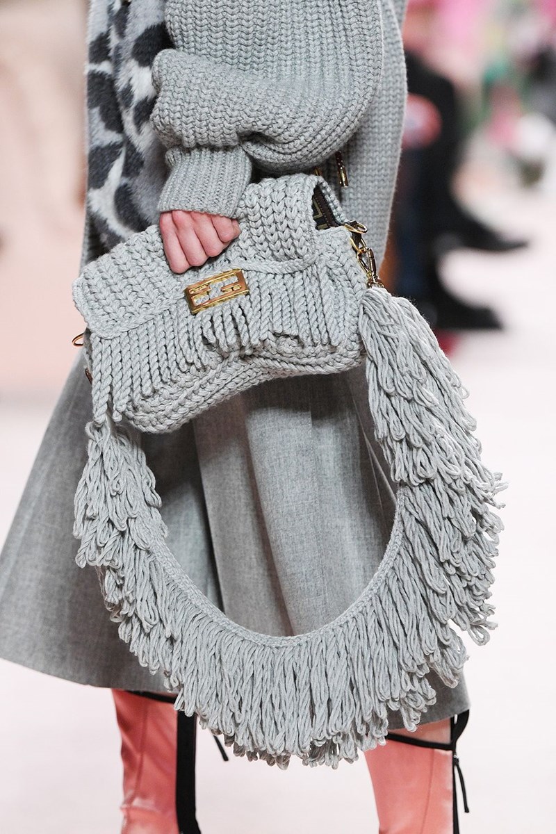 Στην Εβδομάδα Μόδας του Μιλάνου είδαμε τις πιο hot τσάντες - εικόνα 1