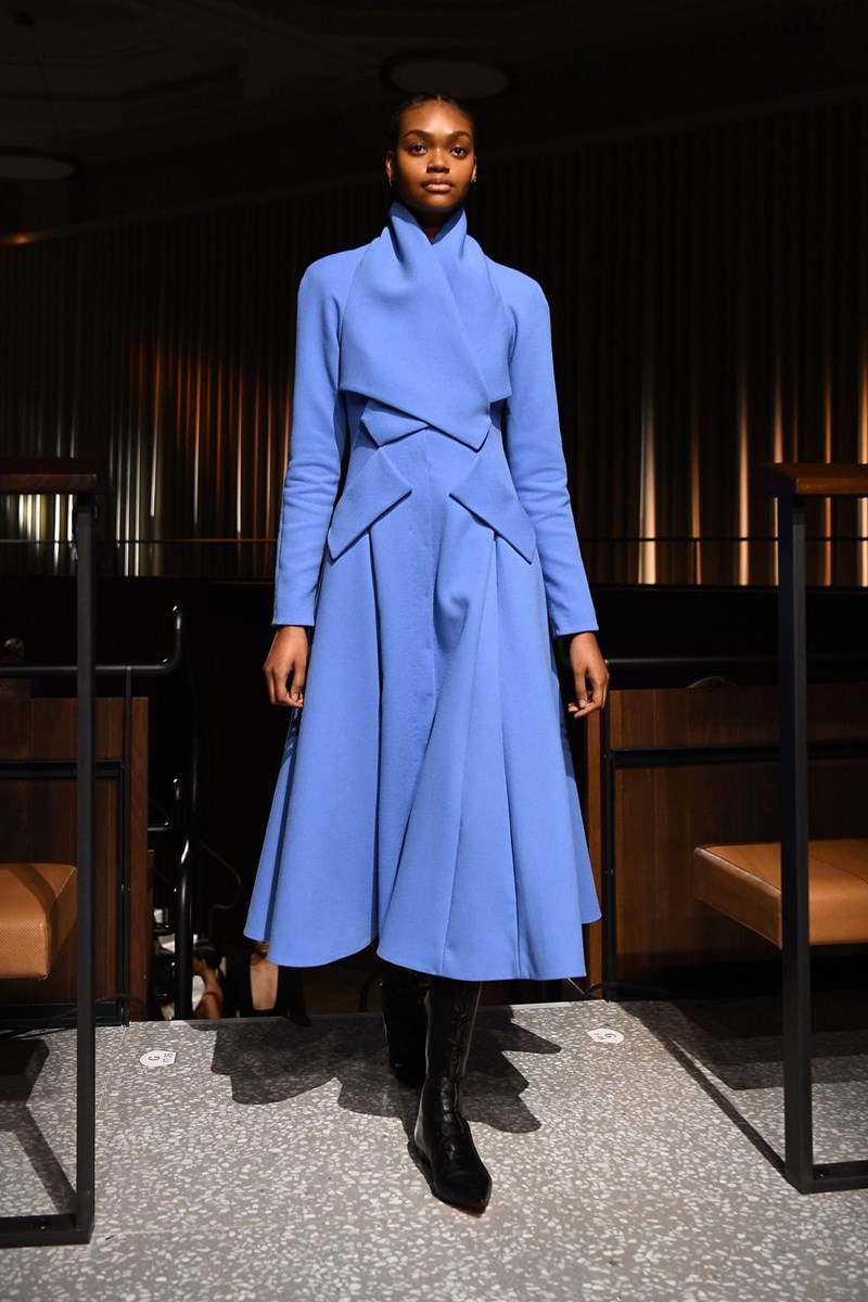 London Fashion Week: Τα ωραιότερα λουκ των ντεφιλέ - εικόνα 8