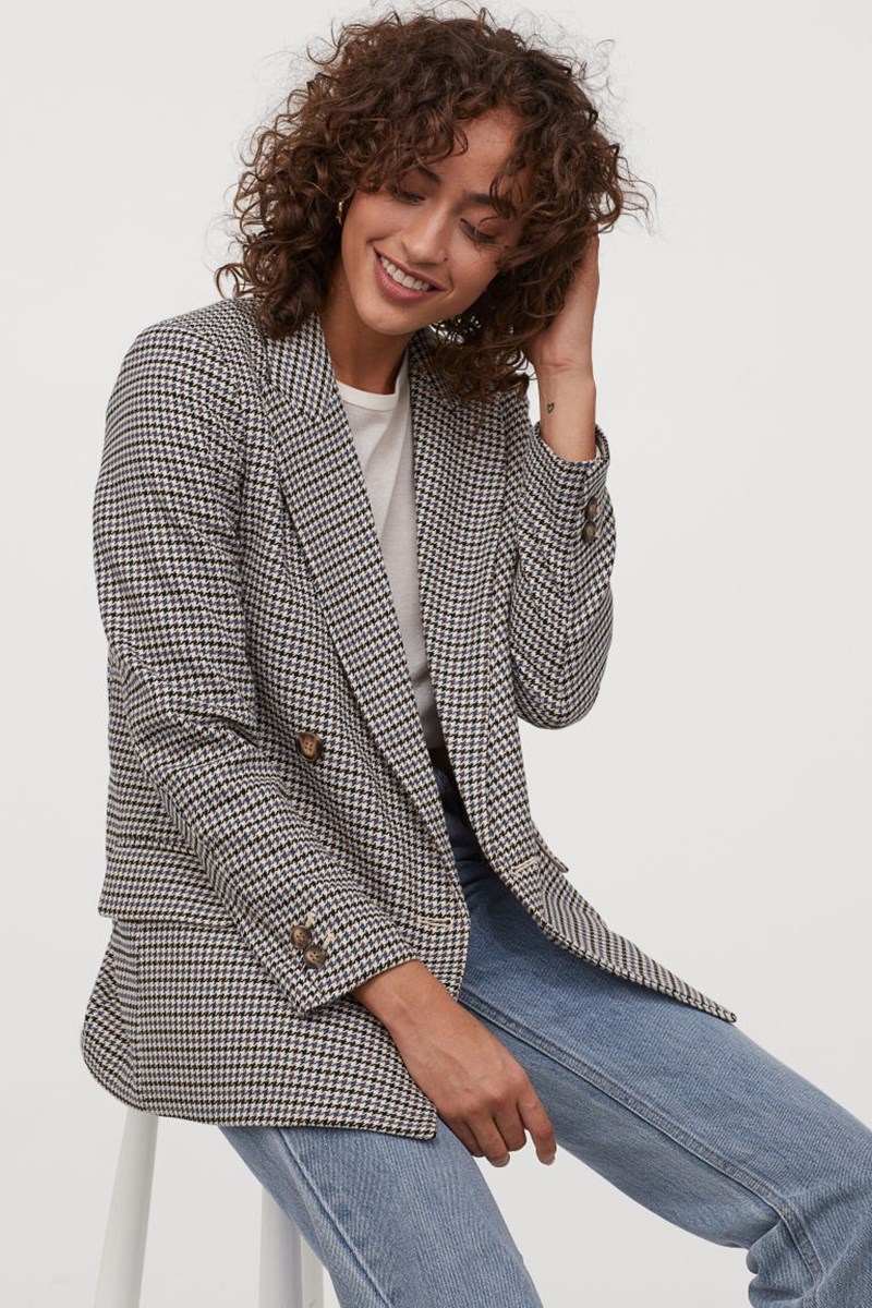 Η Gigi Hadid φόρεσε το τέλειο oversized σακάκι και εμείς σου βρήκαμε άλλα 6 οικονομικά σχέδια - εικόνα 5