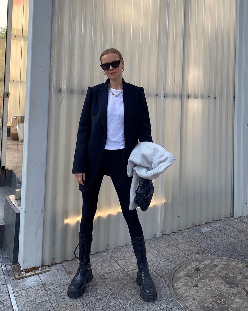 Φοράς συχνά στενά παντελόνια; Με αυτά τα παπούτσια ταιριάζουν - εικόνα 1