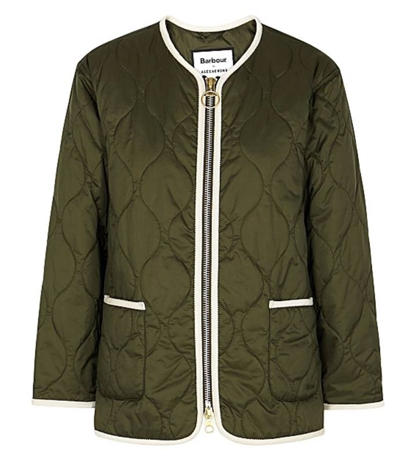 Quilted Jackets: Το πιο hot πανωφόρι της σεζόν ήταν το αγαπημένο της Βασίλισσας Ελισάβετ - εικόνα 10