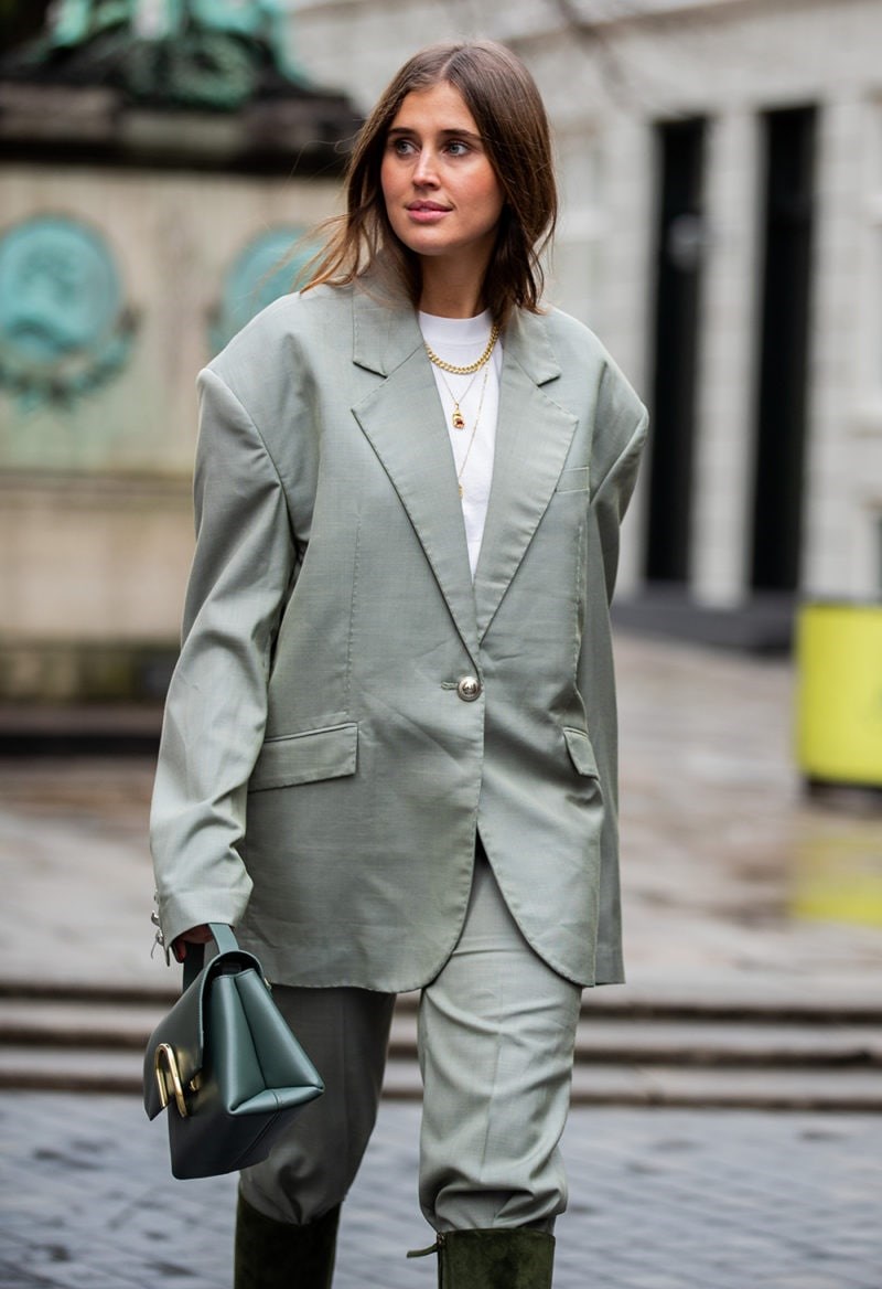 5 τάσεις που φορούν τώρα οι influencers + τα κομμάτια για να τις υιοθετήσεις - εικόνα 10