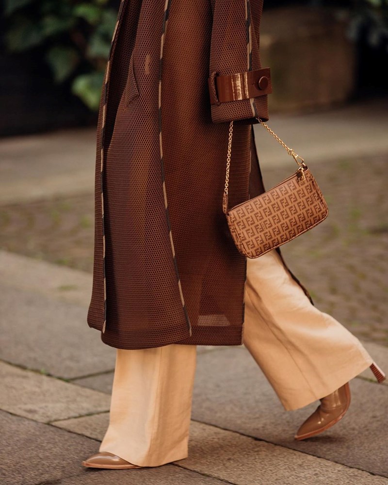 Τελικά είναι το καφέ το νέο μαύρο; 15 look για να βγάλεις τα συμπεράσματά σου - εικόνα 15