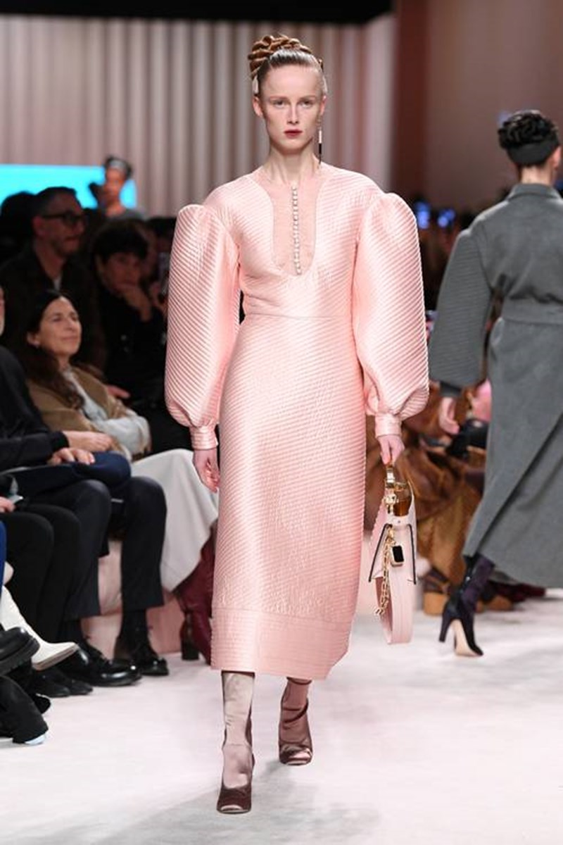 Αυτές είναι οι 6 μεγαλύτερες τάσεις από τα runway shows του Μιλάνου - εικόνα 15