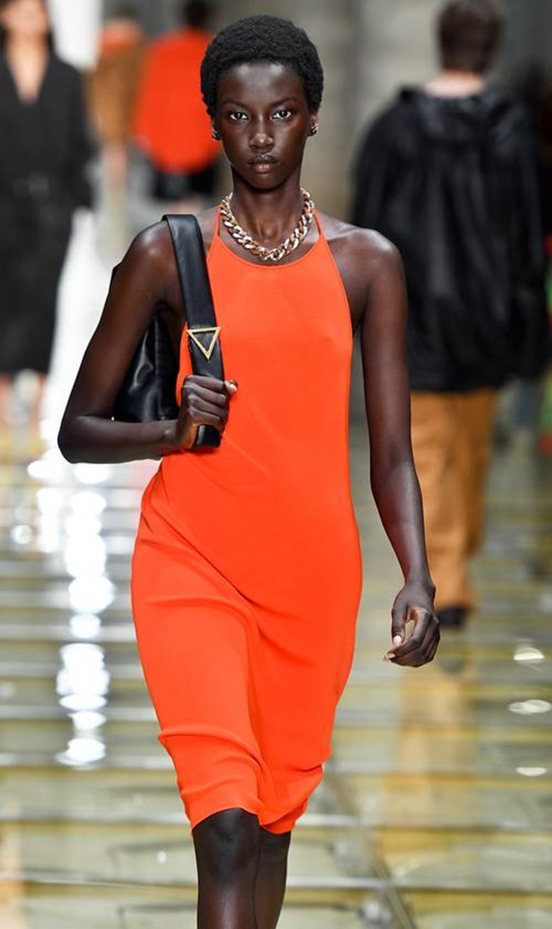 6 τάσεις των 90s που επιστρέφουν δυναμικά στην γκαρνταρόμπα μας - εικόνα 4