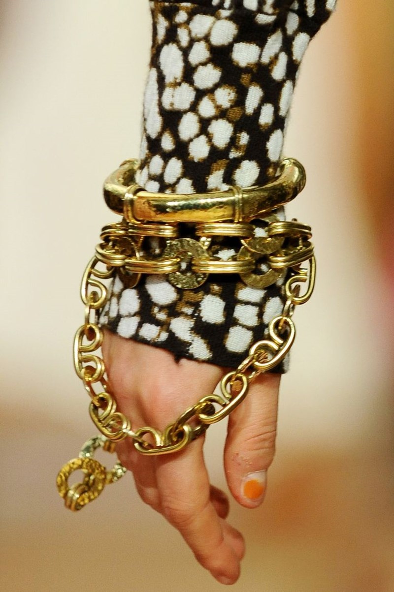 8 jewelry trends κατευθείαν από τα ντεφιλέ - εικόνα 7