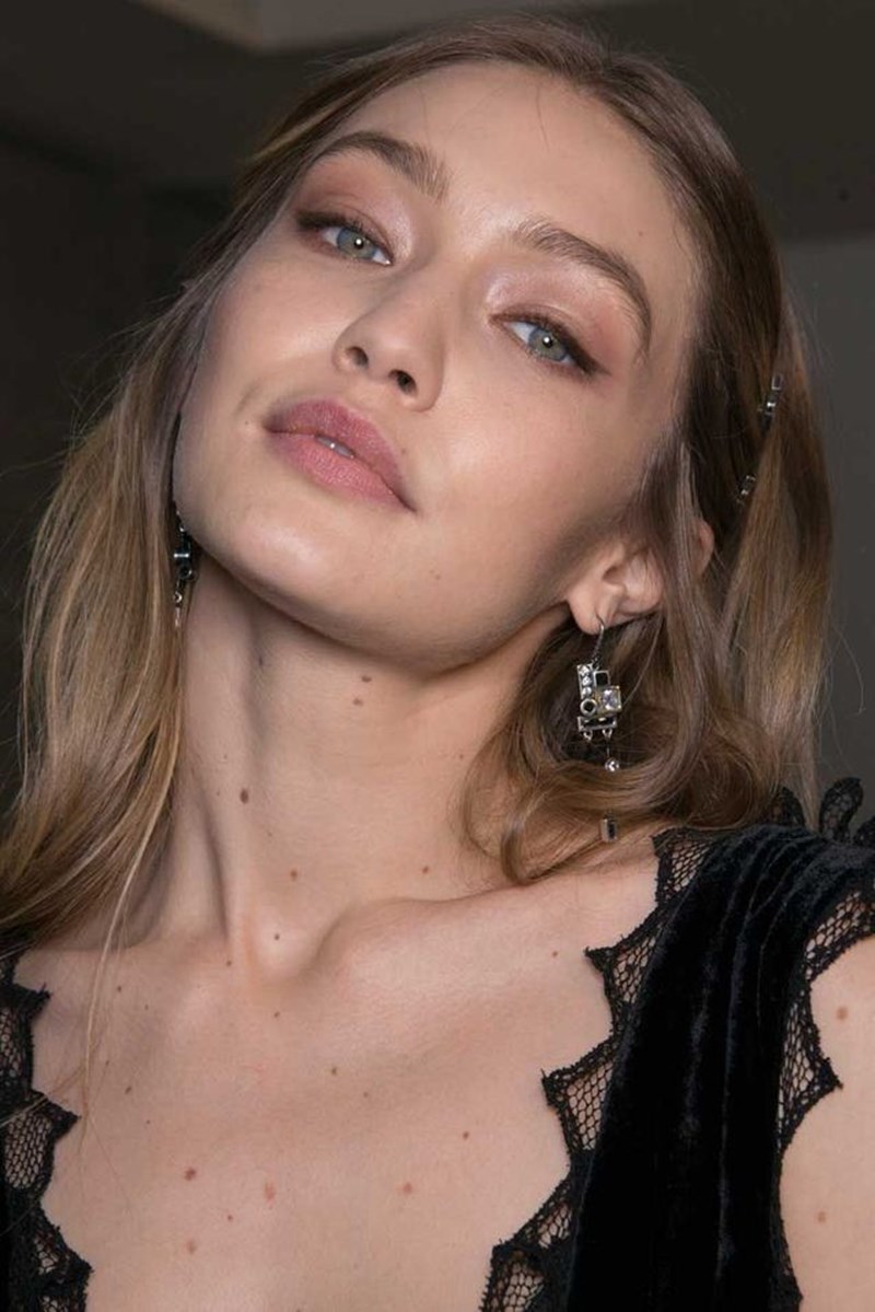 12 προτάσεις μακιγιάζ για την ημέρα του Αγίου Βαλεντίνου ό,τι σχέδια και αν έχεις - εικόνα 7