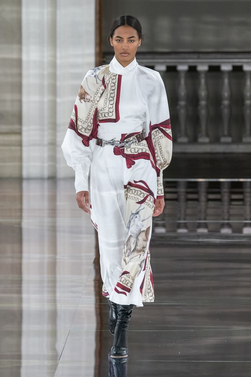 Fashion Month AW20: 15 high-end φορέματα που ονειρευόμαστε να φορέσουμε - εικόνα 3