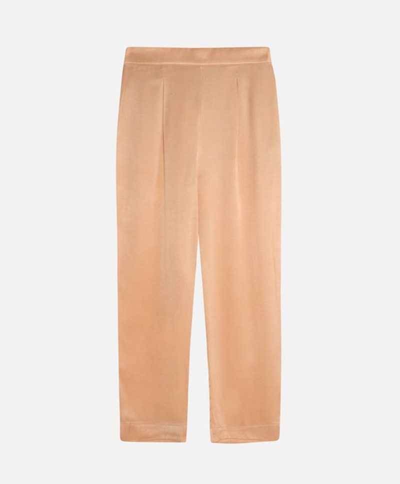 Θα «κλειστείς» σπίτι για 14 ημέρες; Ιδού τι μπορείς να φοράς για να ξεγελιέσαι - εικόνα 11