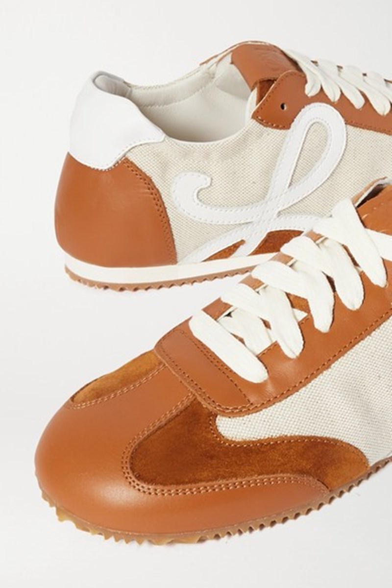 Sneakers έχουν όλες, τα δικά σου όμως θα είναι διαφορετικά - εικόνα 1