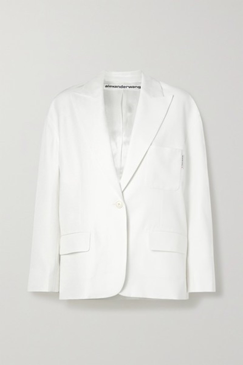 Φρεσκάδα, άποψη και μια δόση μινιμαλισμού: Με αυτό το χρώμα στην ντουλάπα σου τα έχεις όλα - εικόνα 15