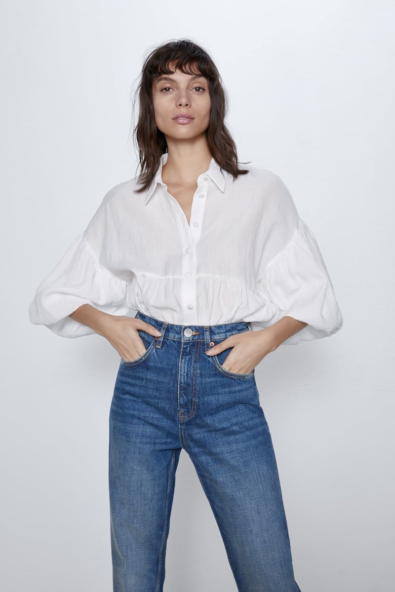 Όλες χρειαζόμαστε ένα λευκό τοπ! Σου βρήκαμε 8 από τα Zara - εικόνα 7