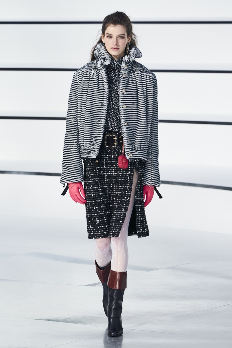 Ο οίκος Chanel κάνει ξανά τάση τις μπότες ιππασίας - εικόνα 4