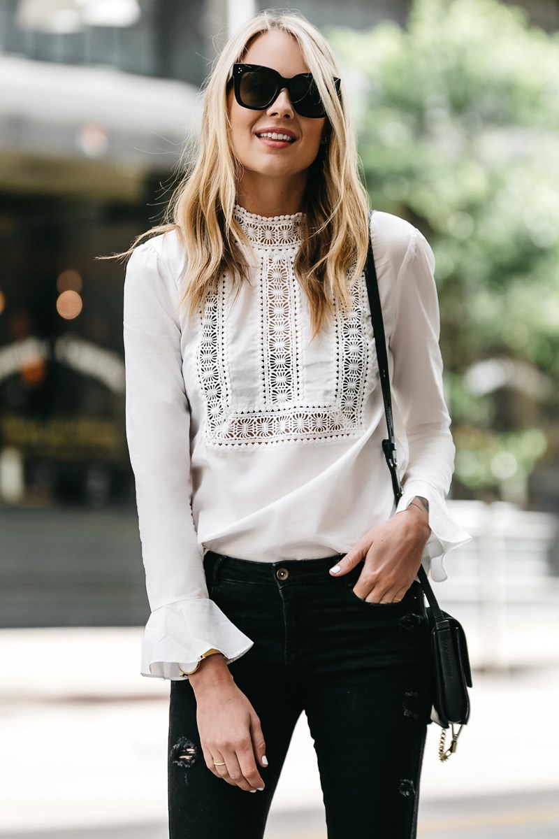 Όλες χρειαζόμαστε ένα λευκό τοπ! Σου βρήκαμε 8 από τα Zara - εικόνα 1