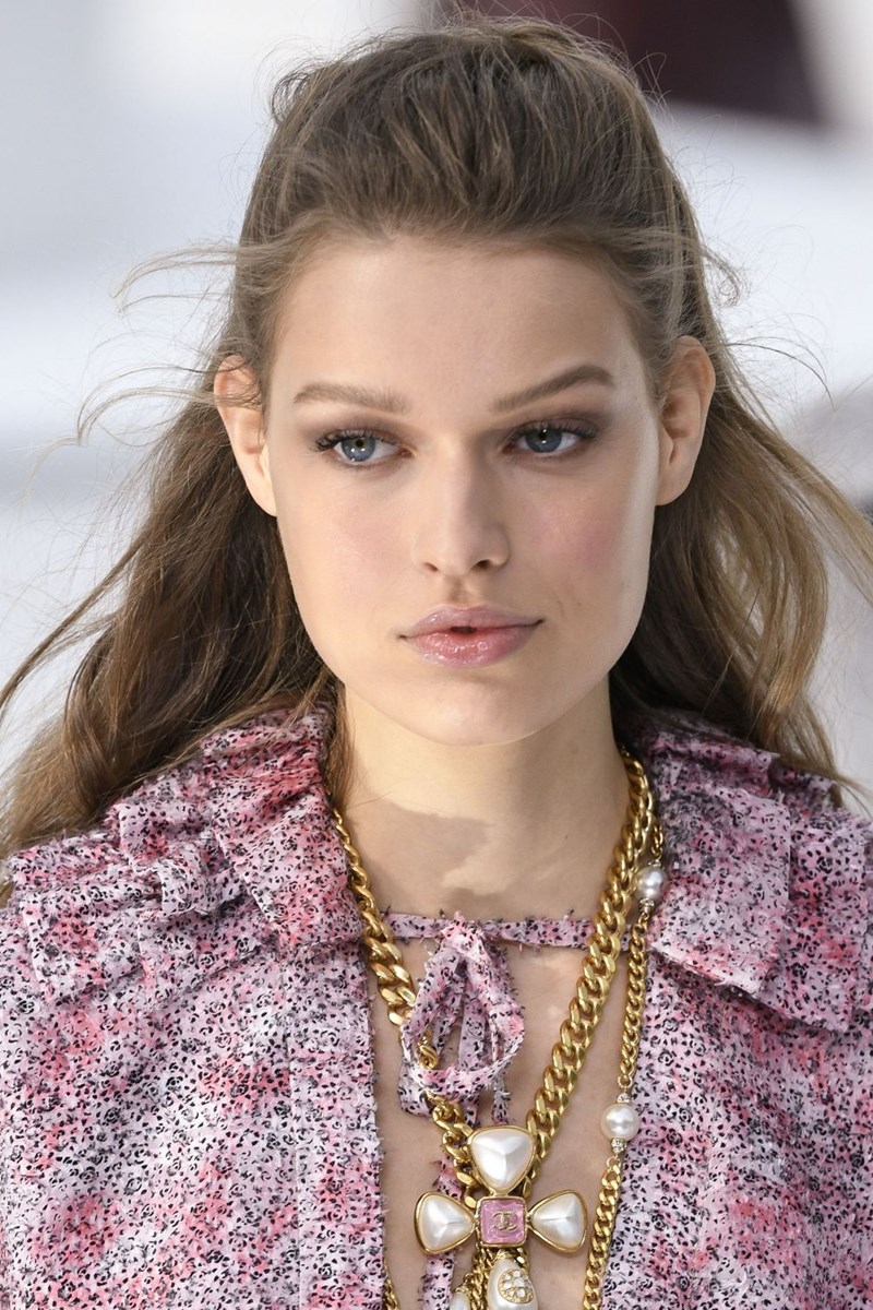 5 super cool χτενίσματα που θα κάνεις και τώρα και το καλοκαίρι - εικόνα 2