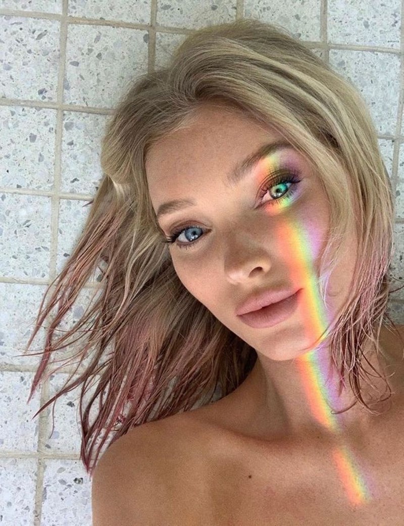 Όλες οι celebrities βάφουν τα μαλλιά τους rose gold. Εσύ; - εικόνα 1