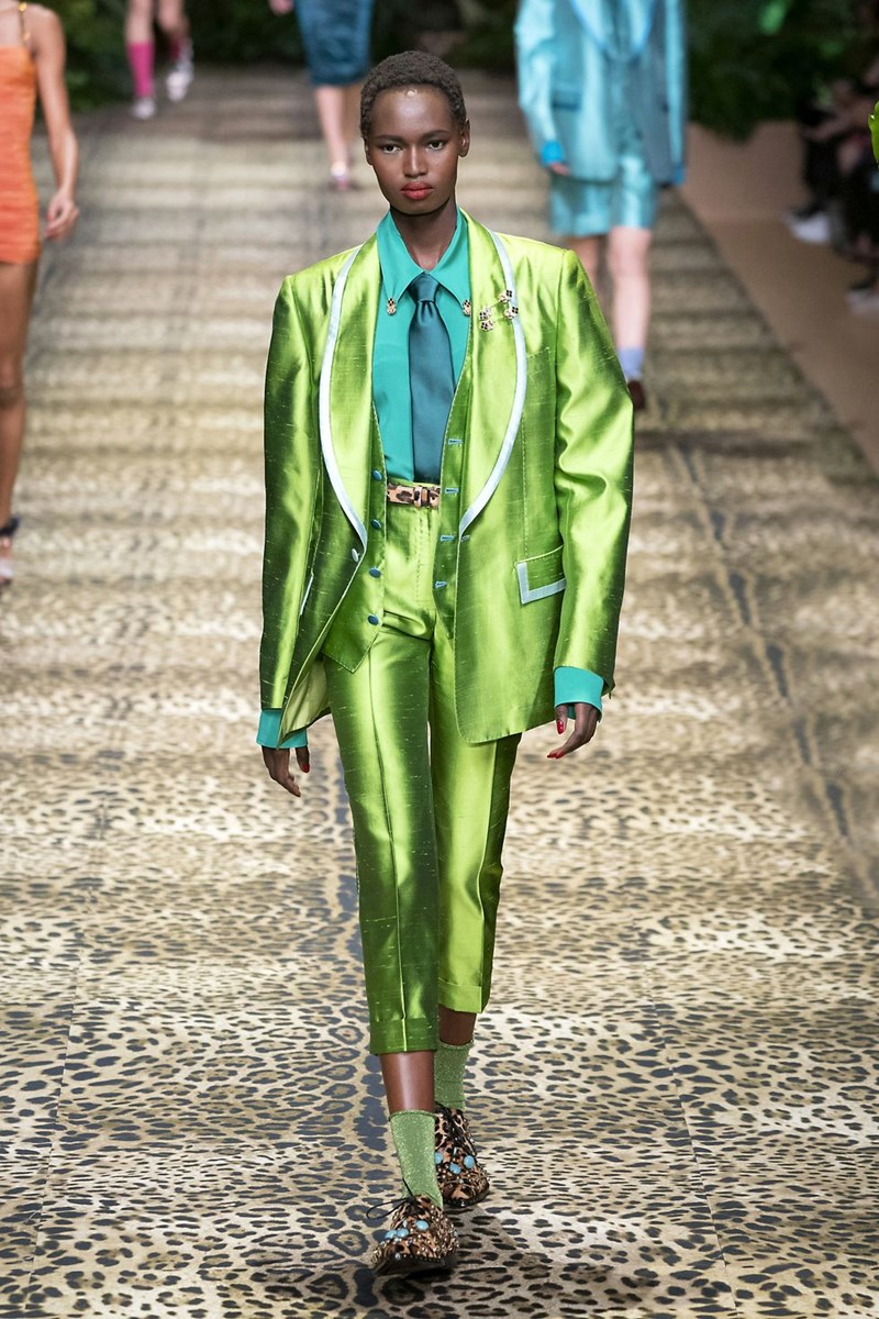 Think Green: Όλα όσα θέλουμε σήμερα να αγοράσουμε #online είναι στην πιο hot απόχρωση της σεζόν - εικόνα 3