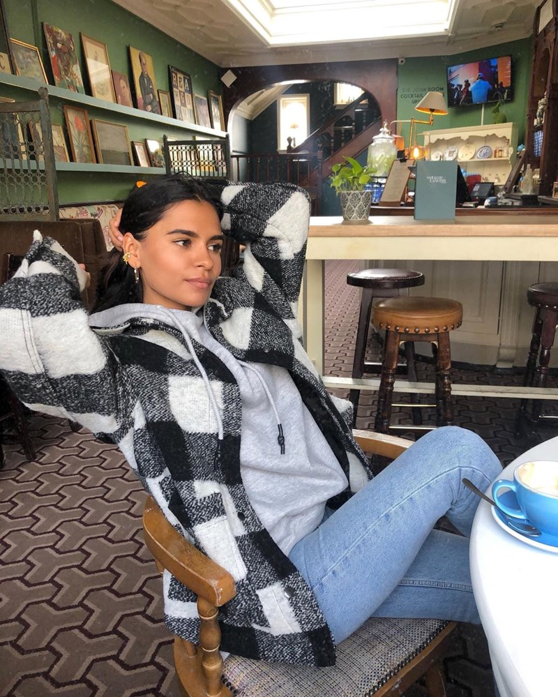 Στις wish list των ημερών έχουμε προσθέσει όλες ένα άνετο hoodie - εικόνα 1