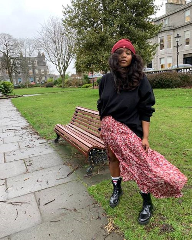 Outfit on Repeat: 13 τρόποι να φορέσεις φέτος τα midi κομμάτια που ήδη έχεις  - εικόνα 9