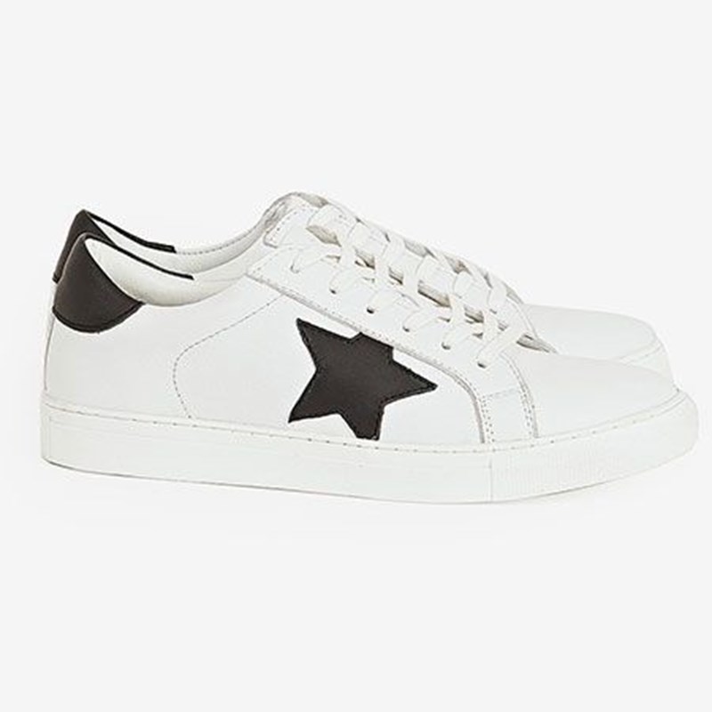 Χωρίς αυτά τα sneakers δεν μπορείς να θεωρείσαι stylish φέτος - εικόνα 9