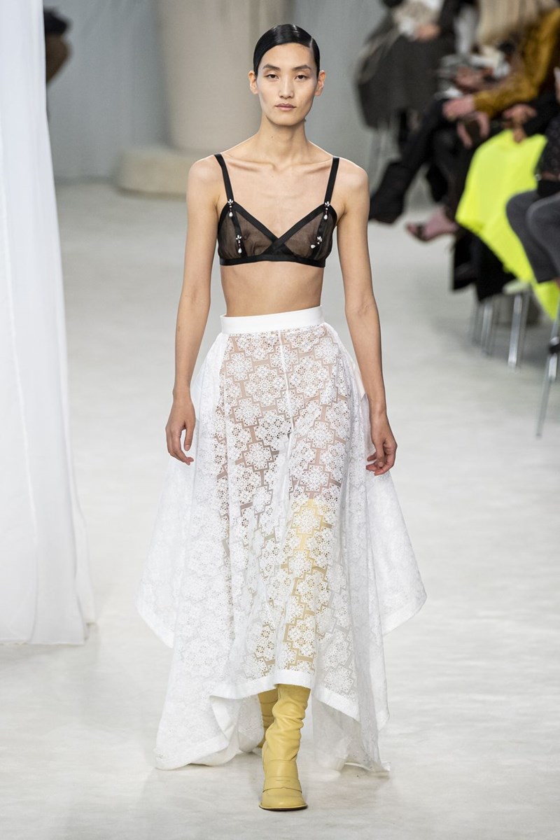 «Χτίσε» κοιλιακούς τώρα που μπορείς γιατί αυτό είναι το πιο πολυσυζητημένο trend της σεζόν και πρέπει να το τολμήσεις - εικόνα 6