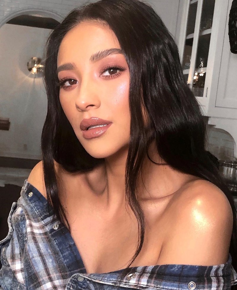 6 beauty looks με μοβ σκια που θα δοκιμάσουμε τώρα για τέλειες selfie - εικόνα 4