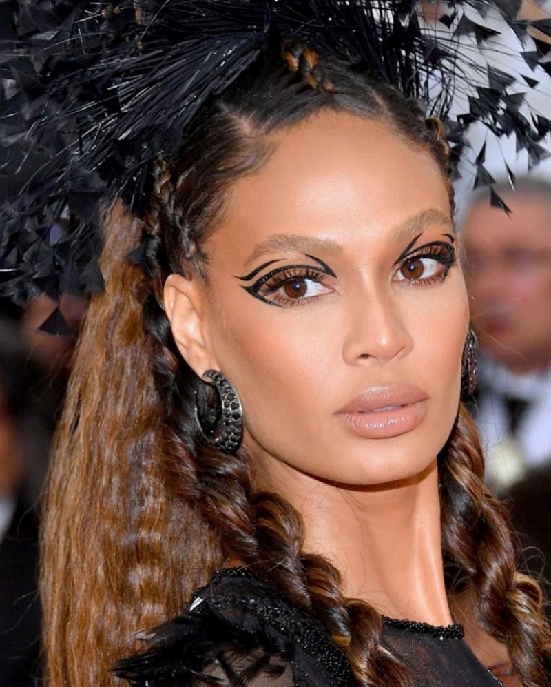 Σε προκαλούμε να δοκιμάσεις κάτι νέο με το eyeliner σου - εικόνα 1