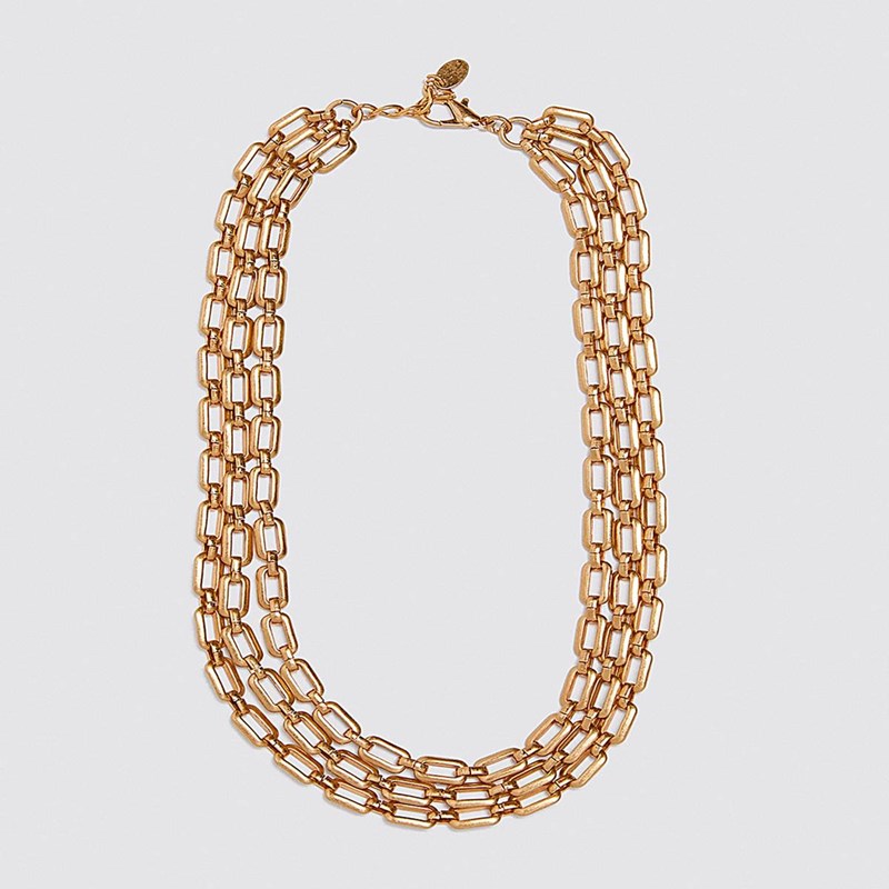 Λινά κοστούμια, polo tops και όλα όσα έχουν οι fashionistas στη ντουλάπα τους αυτή την περίοδο - εικόνα 21