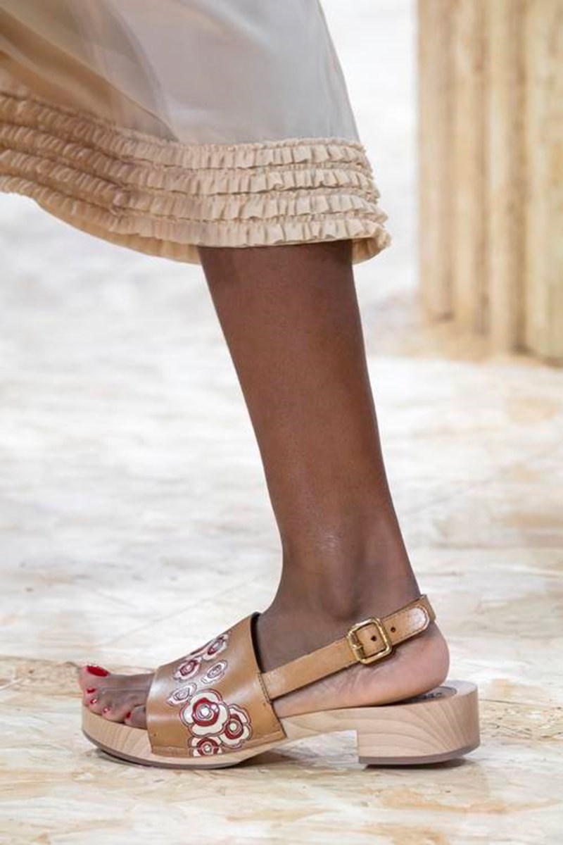 Ξέρουμε ήδη ποια παπούτσια θα φορέσεις το καλοκαίρι - εικόνα 4