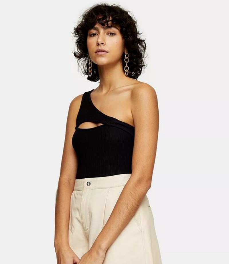 Φέτος όλες θα επιλέξουν αυτή τη σέξυ λεπτομέρεια στο στυλ τους - εικόνα 5