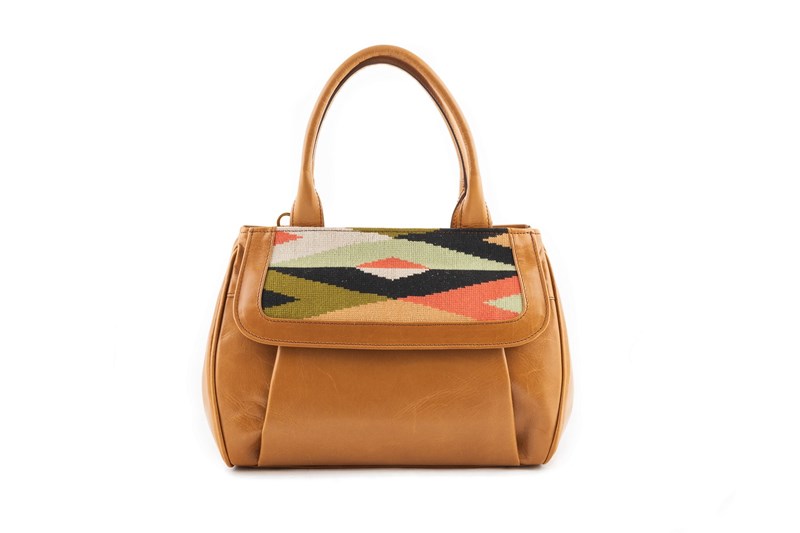 Monzouzou: Η νικήτρια Bag Designer των ELLE Fashion Young Talents Awards μας παρουσιάζει τη νέα συλλογή της - εικόνα 3